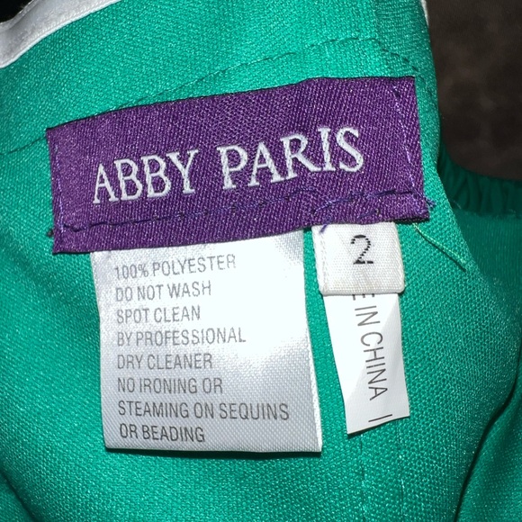 Abby Paris NWT Emerald Green Formal Gown with Rhinestone Belt. Size 2 - Picture 9 of 9